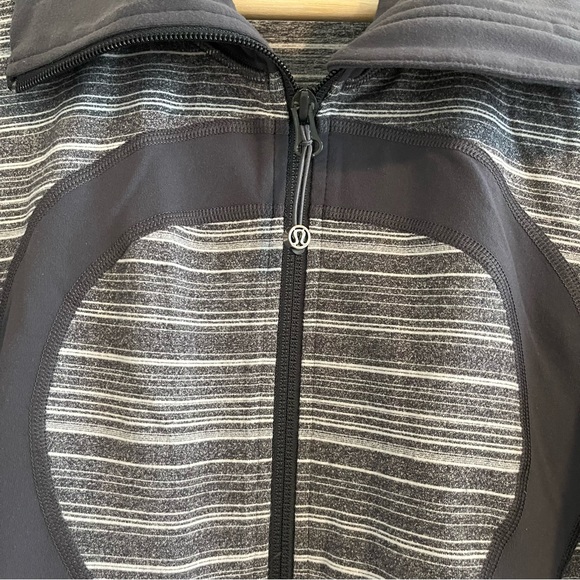 Lululemon Stride Jacket dark gray Stripes Galore - Picture 5 of 8